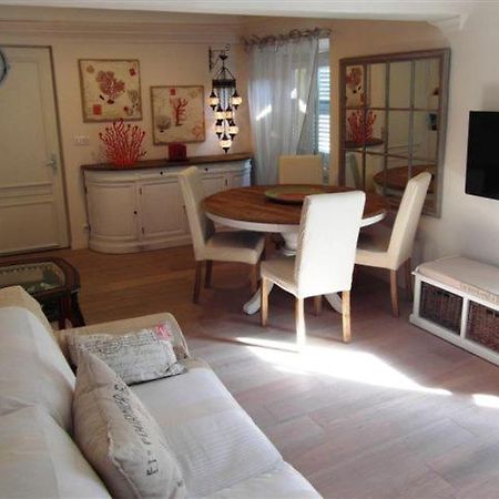 Charming Corner Abode With Castle Views Apartment Nice Exterior photo