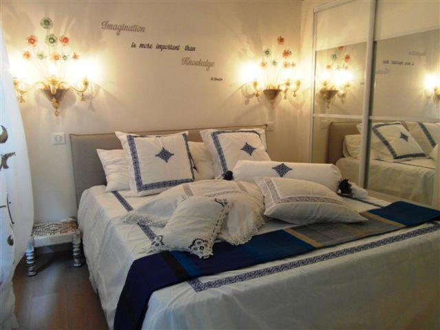 Charming Corner Abode With Castle Views Apartment Nice Exterior photo